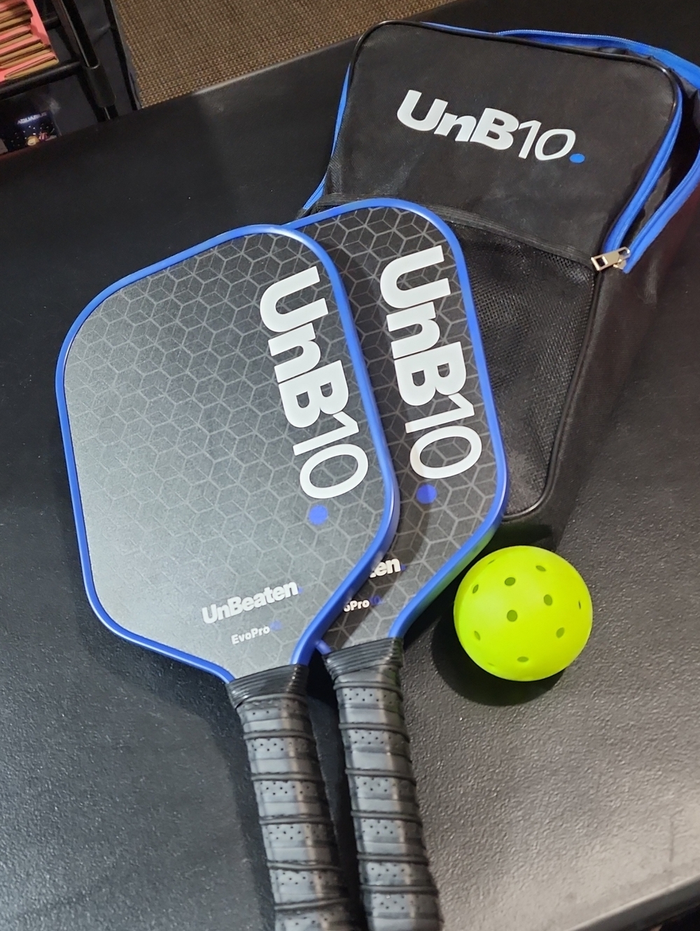 NWOT UnB10 Pickleball Paddles with Carry Bag - Black & Blue